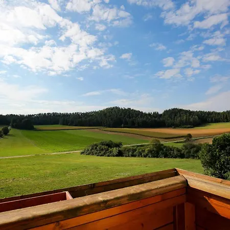 Hutzler Apartman *