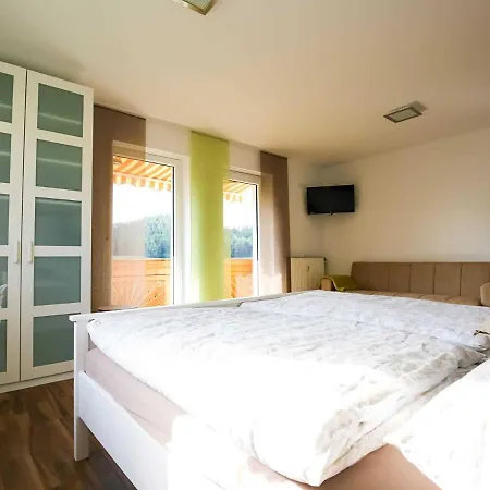 Hutzler Apartman *